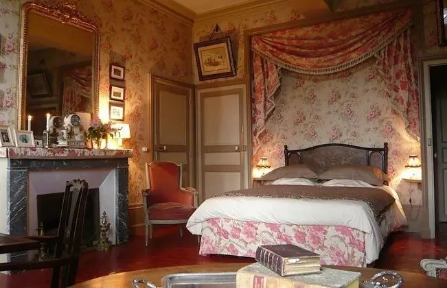 Romantic Tek Büyük Yataklı Oda (Pia)