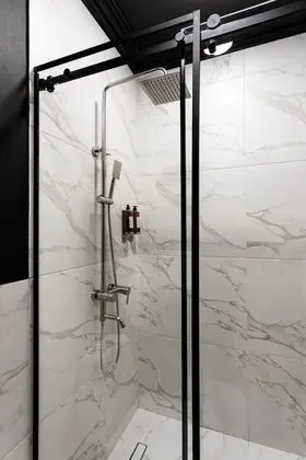 Design Oda, 1 En Büyük (King) Boy Yatak, Sigara İçilmez, Şehir Manzaralı