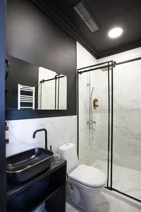 Design Oda, 1 En Büyük (King) Boy Yatak, Sigara İçilmez, Şehir Manzaralı