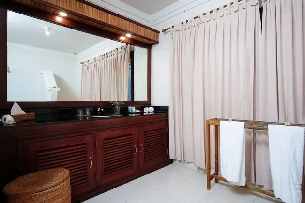 Deluxe Tek Büyük Yataklı Oda, Deniz Manzaralı