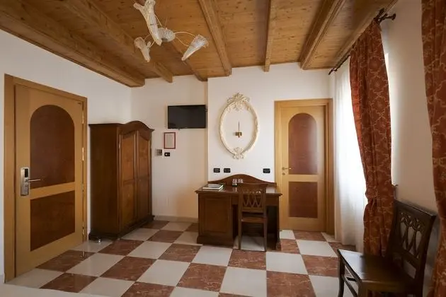 Standard Tek Büyük veya İki Ayrı Yataklı Oda, Şehir Manzaralı