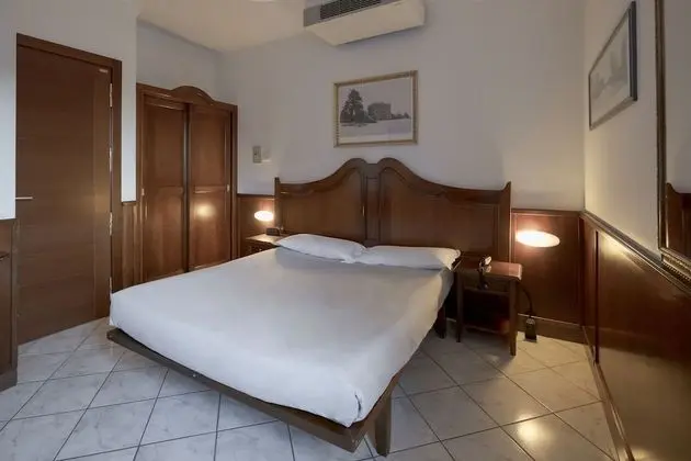 Standard Tek Büyük veya İki Ayrı Yataklı Oda, Şehir Manzaralı