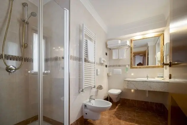 Standard Tek Büyük veya İki Ayrı Yataklı Oda, Şehir Manzaralı