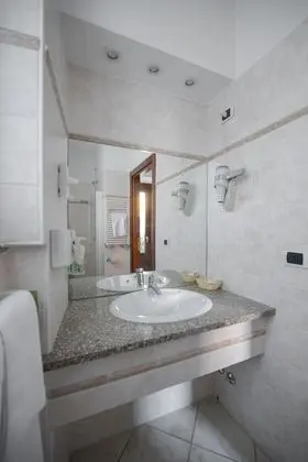 Standard Tek Büyük veya İki Ayrı Yataklı Oda, Şehir Manzaralı