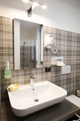 Standard Tek Büyük veya İki Ayrı Yataklı Oda, Şehir Manzaralı