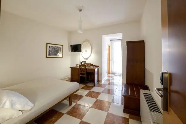 Superior Tek Büyük Yataklı Oda, 1 Büyük (Queen) Boy Yatak, Avlu