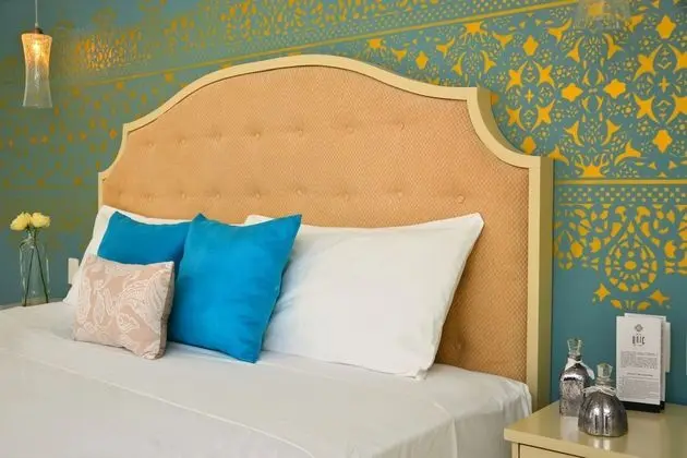 Lace Luxury Jr Suite