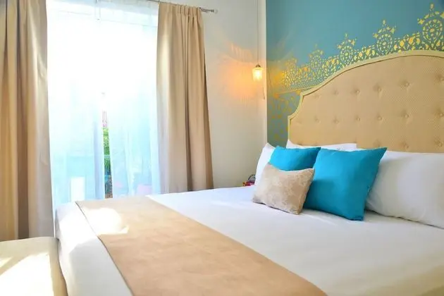 Lace Luxury Jr Suite