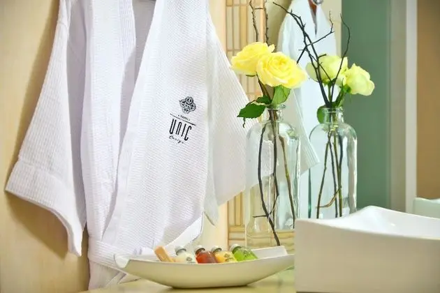 Lace Luxury Jr Suite