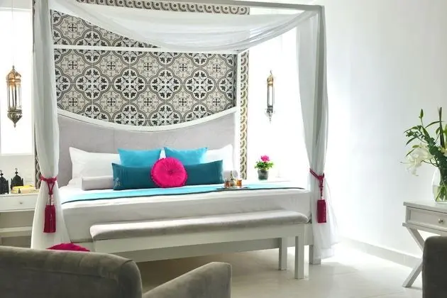 Mosaic Master Suite