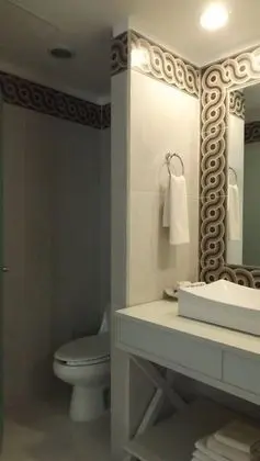 Mosaic Master Suite
