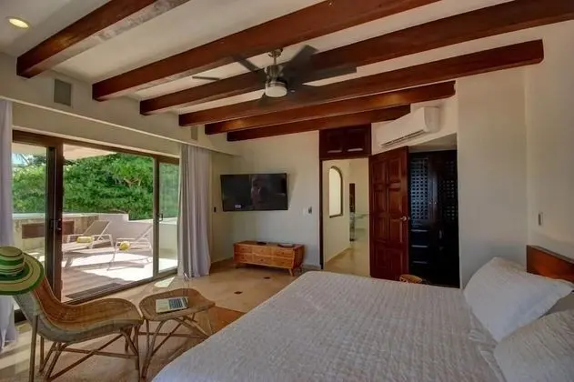Apart Daire, Birden Çok Yatak, Plaj Manzaralı (Steps to Best Beach VILLA UNICA 6Bedr)