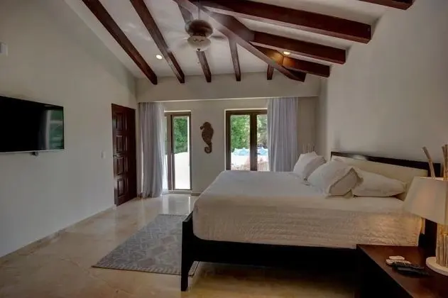 Apart Daire, Birden Çok Yatak, Plaj Manzaralı (Steps to Best Beach VILLA UNICA 6Bedr)