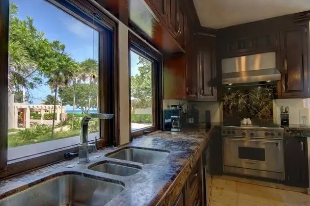 Apart Daire, Birden Çok Yatak, Plaj Manzaralı (Steps to Best Beach VILLA UNICA 6Bedr)