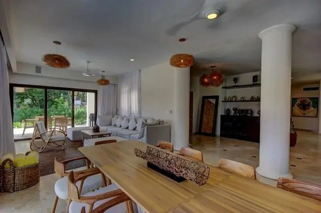 Apart Daire, Birden Çok Yatak, Plaj Manzaralı (Steps to Best Beach VILLA UNICA 6Bedr)