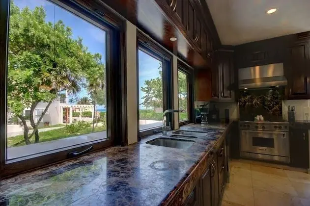 Apart Daire, Birden Çok Yatak, Plaj Manzaralı (Steps to Best Beach VILLA UNICA 6Bedr)