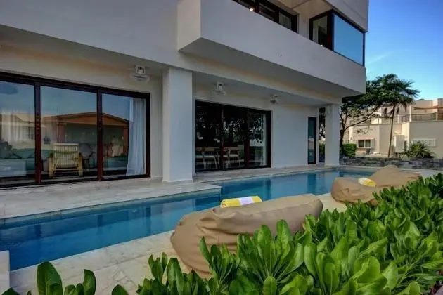 Apart Daire, Birden Çok Yatak, Plaj Manzaralı (Steps to Best Beach VILLA UNICA 6Bedr)