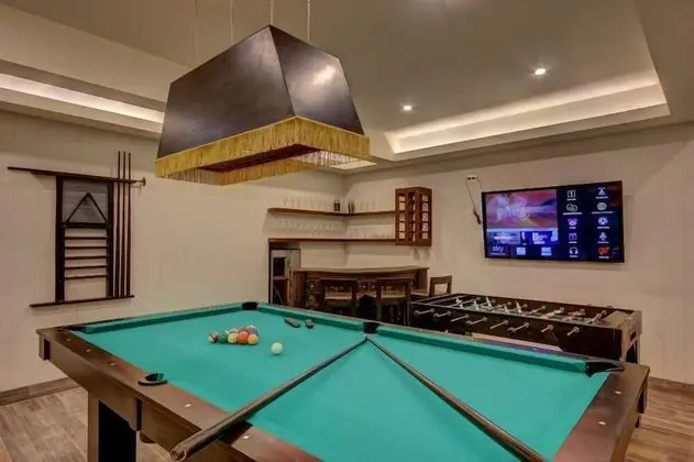 Apart Daire, Birden Çok Yatak, Plaj Manzaralı (Steps to Best Beach VILLA UNICA 6Bedr)