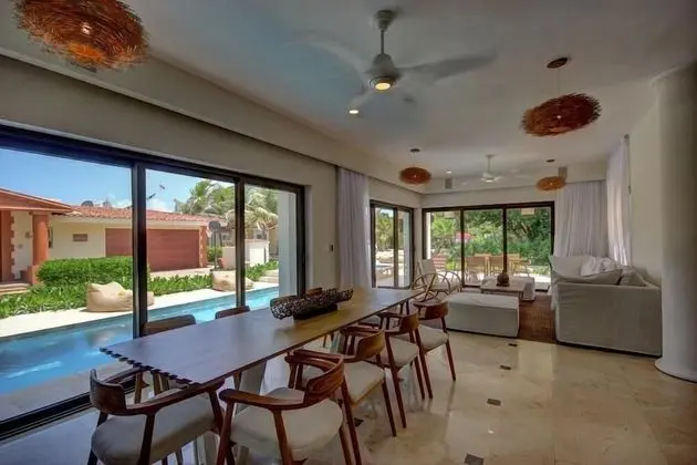Apart Daire, Birden Çok Yatak, Plaj Manzaralı (Steps to Best Beach VILLA UNICA 6Bedr)
