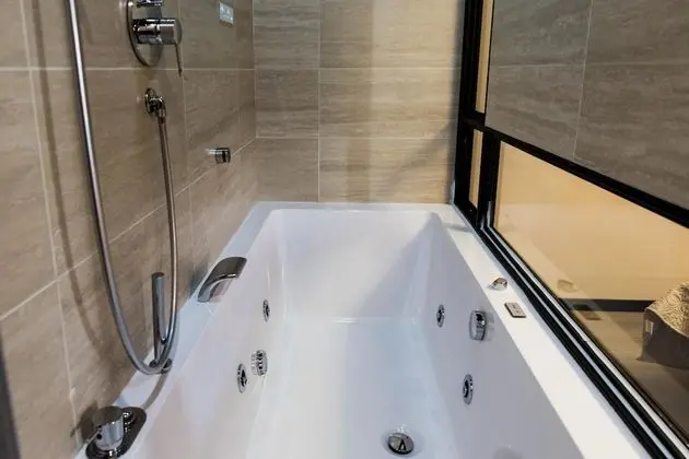 Superior Oda, 1 En Büyük (King) Boy Yatak, Jakuzi