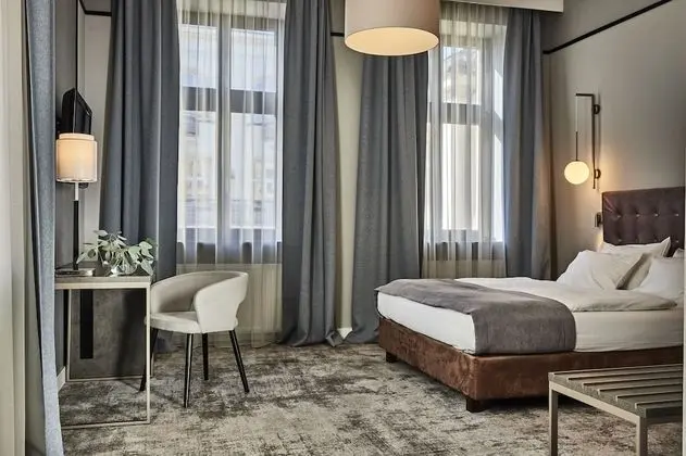Deluxe Tek Büyük Yataklı Oda
