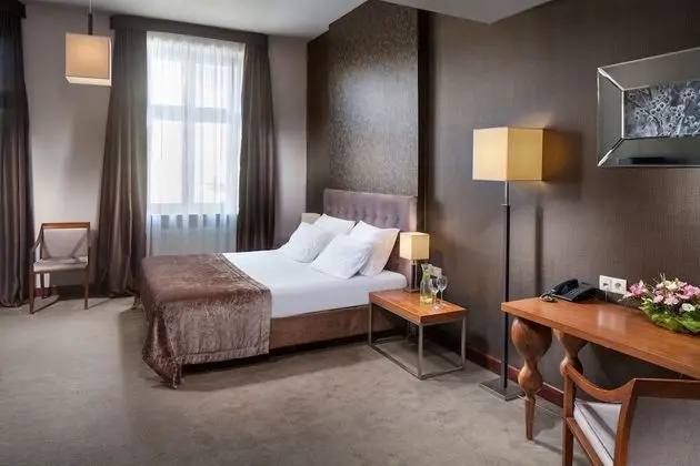 Deluxe Tek Büyük Yataklı Oda