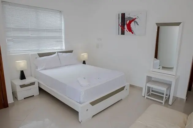 POSEIDON STANDARD 3 ROOMS