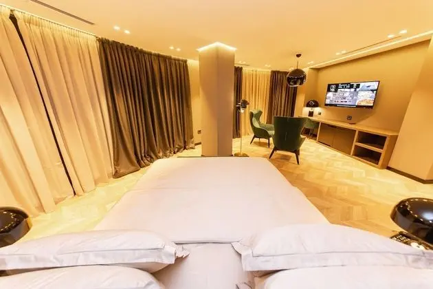 Deluxe Stüdyo Süit, Göl Manzaralı