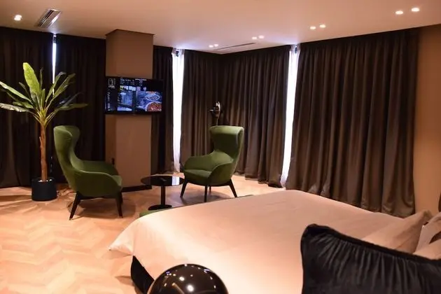 Deluxe Stüdyo Süit, Göl Manzaralı