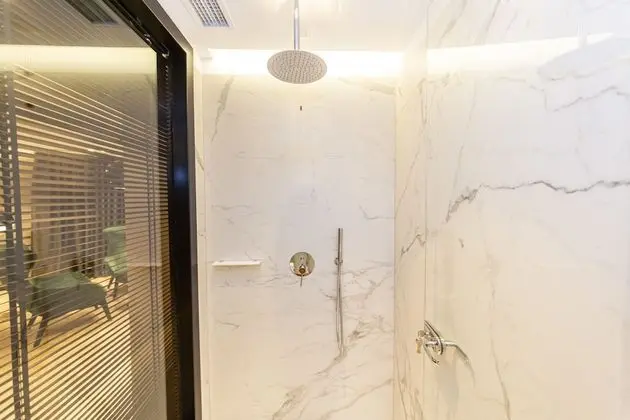 Deluxe Stüdyo Süit, Göl Manzaralı