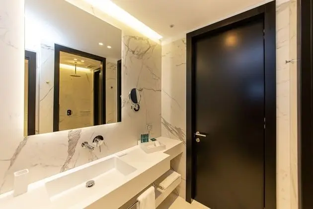 Deluxe Stüdyo Süit, Göl Manzaralı