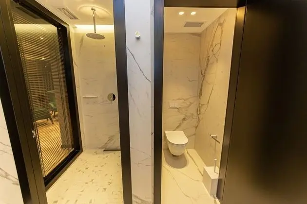 Deluxe Stüdyo Süit, Göl Manzaralı