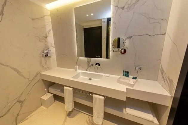 Deluxe Stüdyo Süit, Göl Manzaralı