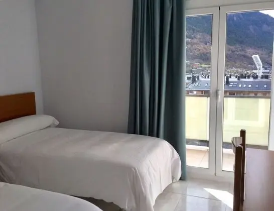 Tek Büyük veya İki Ayrı Yataklı Oda