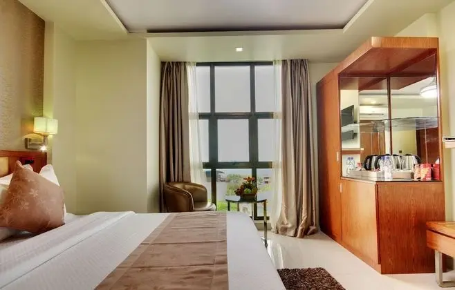 Deluxe Tek Büyük Yataklı Oda, Şehir Manzaralı (Free Return Airport Transfer)