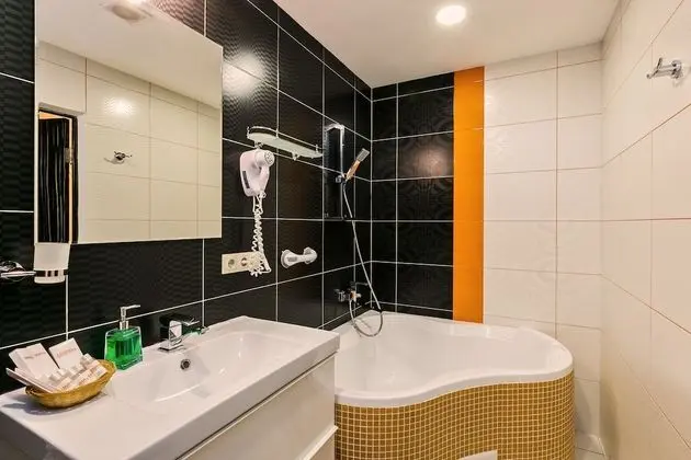 Luxury Süit, 1 En Büyük (King) Boy Yatak ve Çekyat, Balkon