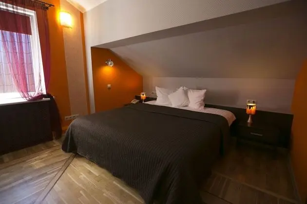 Standard Tek Büyük Yataklı Oda