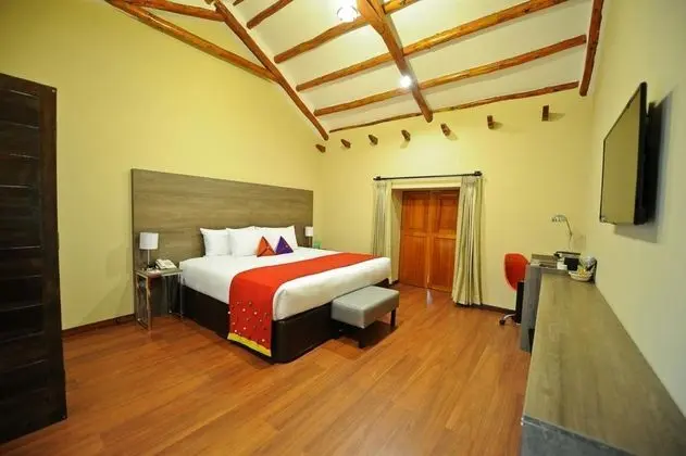 Suit King Size Bed