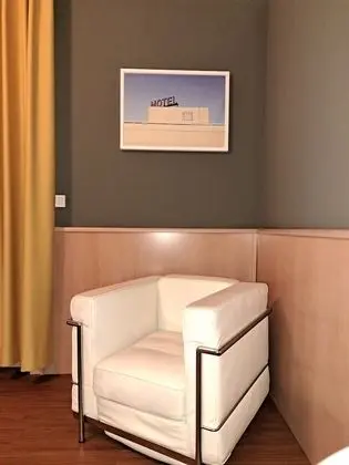 Büyük Yataklı Tek Kişilik Oda