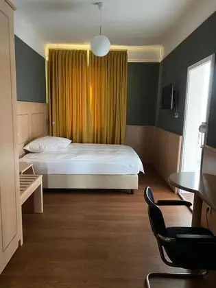 Büyük Yataklı Tek Kişilik Oda