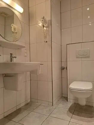 Büyük Yataklı Tek Kişilik Oda