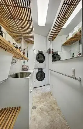 Ev