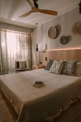 Tek Büyük Yataklı Oda, Kısmi Deniz Manzaralı