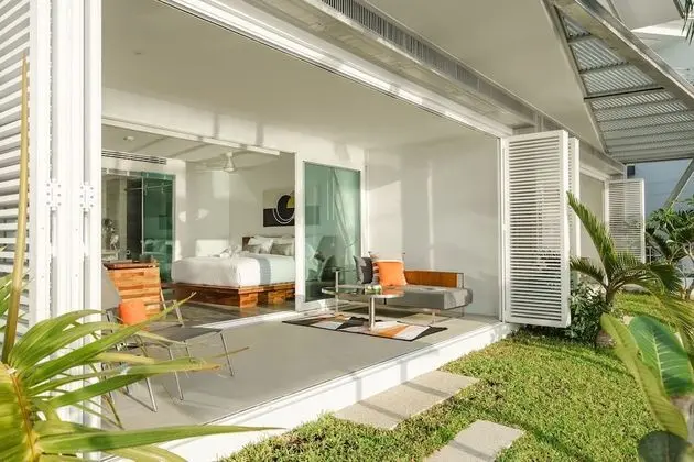 Grand Deluxe Pool Access Suite