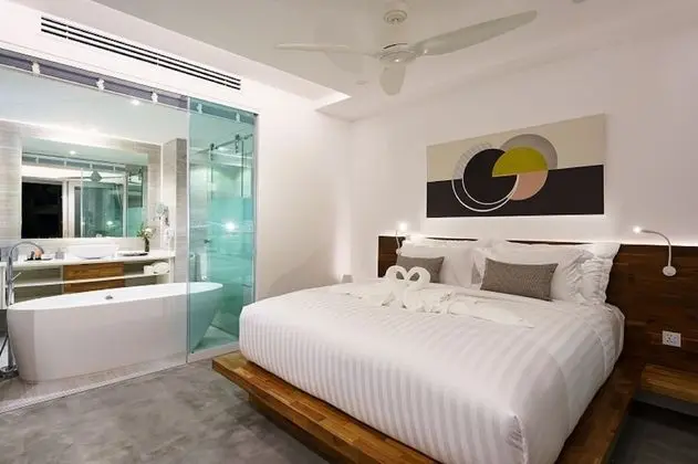 Grand Deluxe Sunset Suite