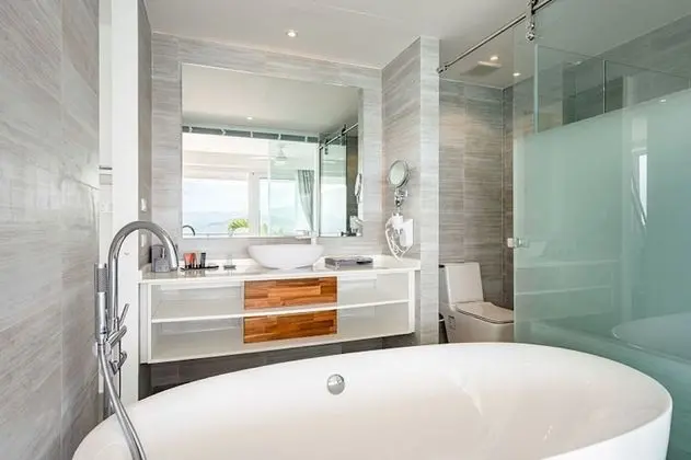 Grand Deluxe Sunset Suite