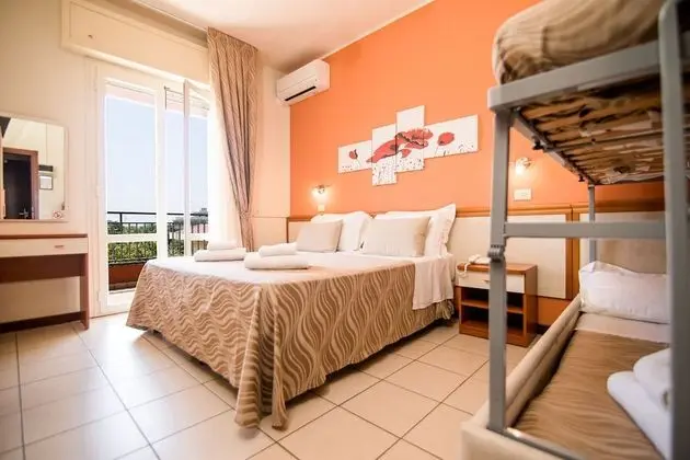 Standard Dört Kişilik Oda, Balkon