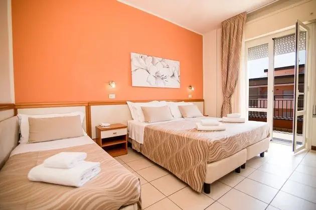 Standard Üç Kişilik Oda, Balkon