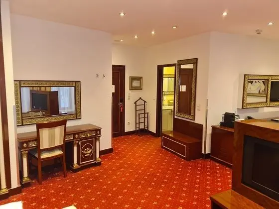 Exclusive Stüdyo, 1 En Büyük (King) Boy Yatak