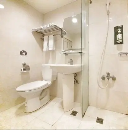 Standard Tek Büyük Yataklı Oda